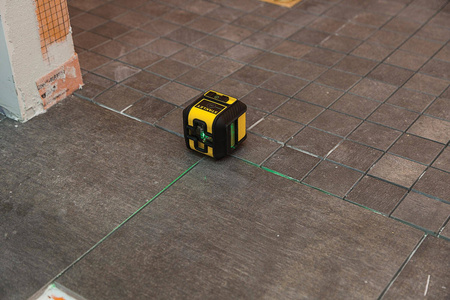 Laser krzyżowy samopoziomujący CROSS90 zielony Stanley