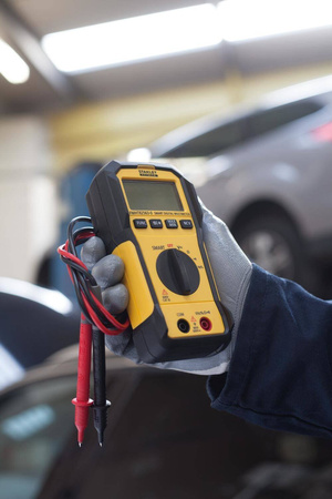 Miernik elektryczny Stanley FatMax SMART FMHT82563-0