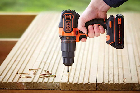 Wiertarko-wkrętarka udarowa Black Decker BDCHD18K-QW z akumulatorem, ładowarką i walizką