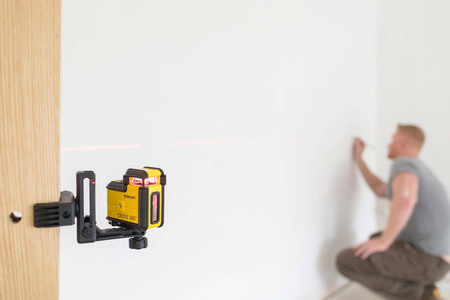 Laser płaszczyznowy CROSS360 czerwony Stanley