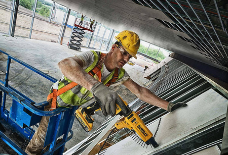 Wkrętarka do płyt G-K z silnikiem bezszczotkowym 18V XR Li-Ion 2x5Ah DeWalt DCF620P2K-QW