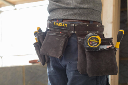 Skórzany pas monterski Stanley 3 kieszenie STST1-80113