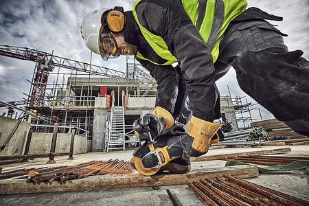 Szlifierka kątowa 18V XR 125mm Li-Ion z silnikiem bezszczotkowym DeWalt