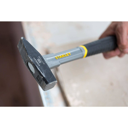 Młotek Stanley Fiberglass 500g ślusarski STHT0-51908
