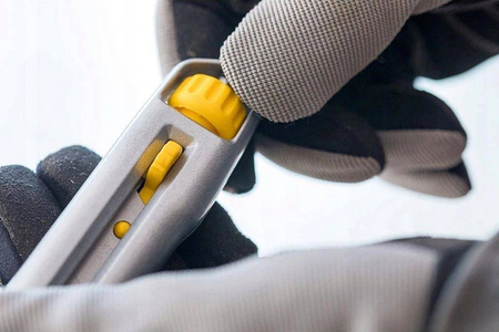 Nóż z ostrzem łamanym STANLEY INTERLOCK 4-10-018