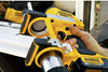 Smarownica akumulatorowa DeWalt 18V XR 4Ah