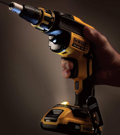 Wkrętarka do płyt G-K z silnikiem bezszczotkowym 18V XR Li-Ion 2x5Ah DeWalt DCF620P2K-QW