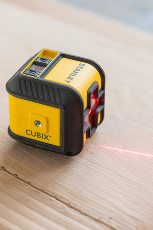 Laser krzyżowy STANLEY Cubix 12m czerwony STHT77498-1