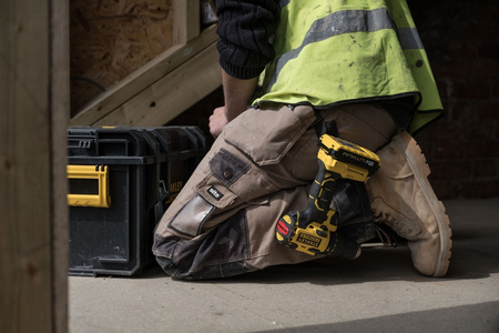 Wiertarko-wkrętarka bezszczotkowa Stanley FatMax z udarem 18V FMC627D2