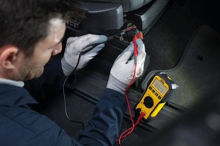 Miernik elektryczny Stanley FatMax SMART FMHT82563-0