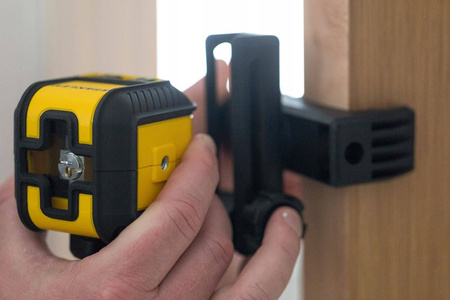 Laser krzyżowy STANLEY Cubix 12m czerwony STHT77498-1